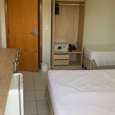 Golden Dolphin Express Appartement Caldas Novas Buitenkant foto