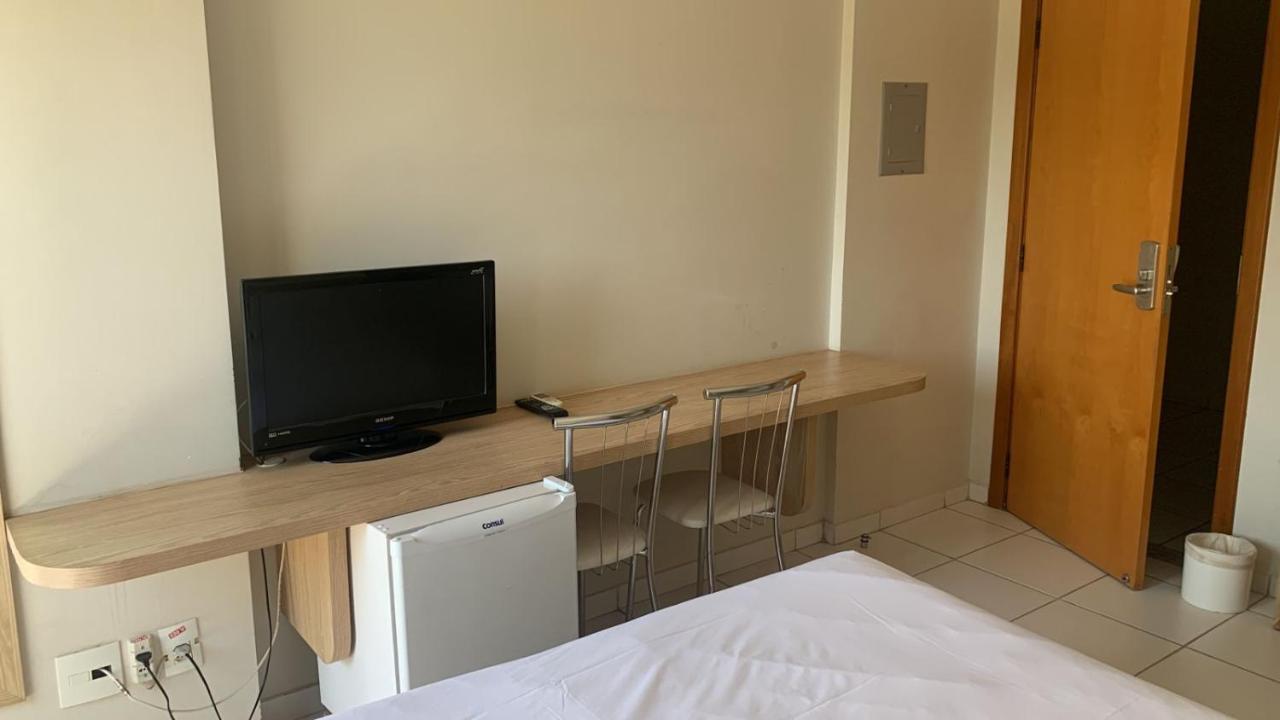 Golden Dolphin Express Appartement Caldas Novas Buitenkant foto